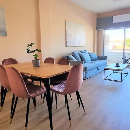 The Urban Oasis - Comfort 2br Near The Center, 200mbit Internet And Smart Tv Apartment