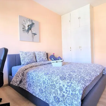 The Urban Oasis - Comfort 2br Near The Center, 200mbit Internet And Smart Tv Larnaca
