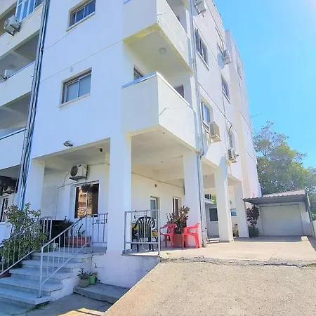 The Urban Oasis - Comfort 2br Near The Center, 200mbit Internet And Smart Tv Apartment *