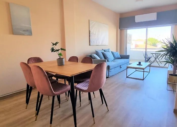 The Urban Oasis - Comfort 2br Near The Center, 200mbit Internet And Smart Tv Apartament