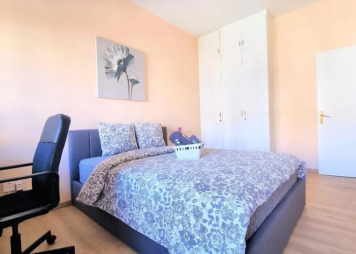 The Urban Oasis - Comfort 2br Near The Center, 200mbit Internet And Smart Tv Λάρνακα